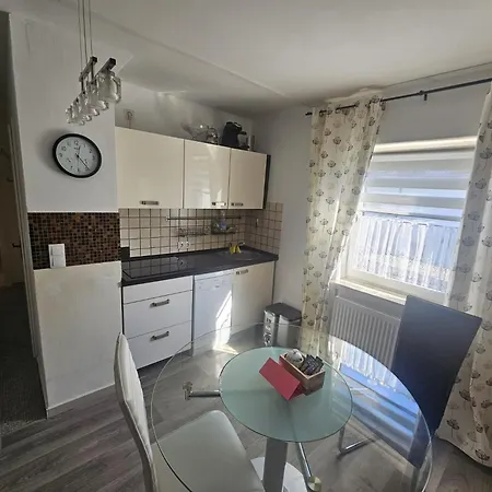 Schoene Vollmoeblierte In - Forstfeld