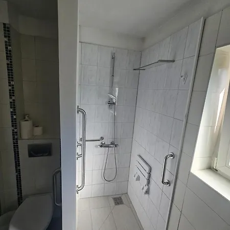 Schoene Vollmoeblierte In - Forstfeld Apartment *