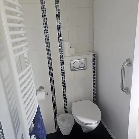 Schoene Vollmoeblierte In - Forstfeld *