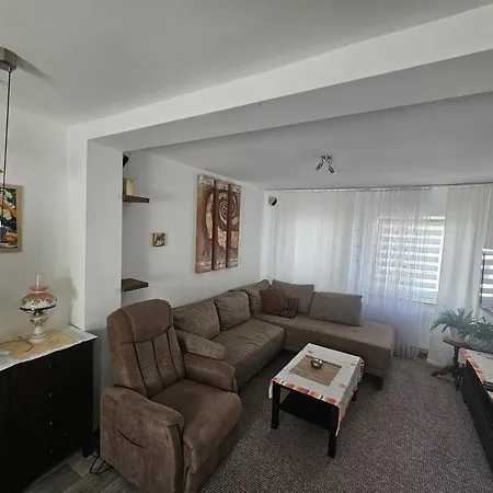 Schoene Vollmoeblierte In - Forstfeld *