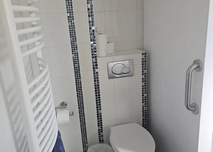 Schoene Vollmoeblierte In - Forstfeld *