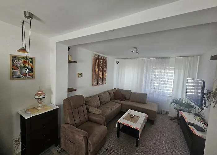 Schoene Vollmoeblierte In - Forstfeld *